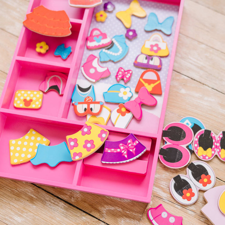 Melissa & Doug Disney Minnie Mouse Magnetic Dress-Up Wooden Doll Pretend Play Set (40 pcs)